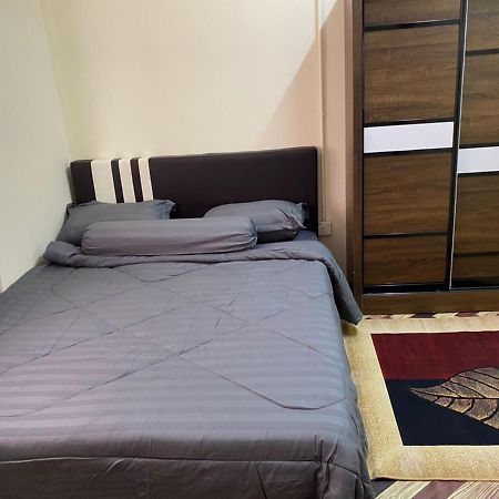 Homestay Sri Jasmine Kajang Exterior photo